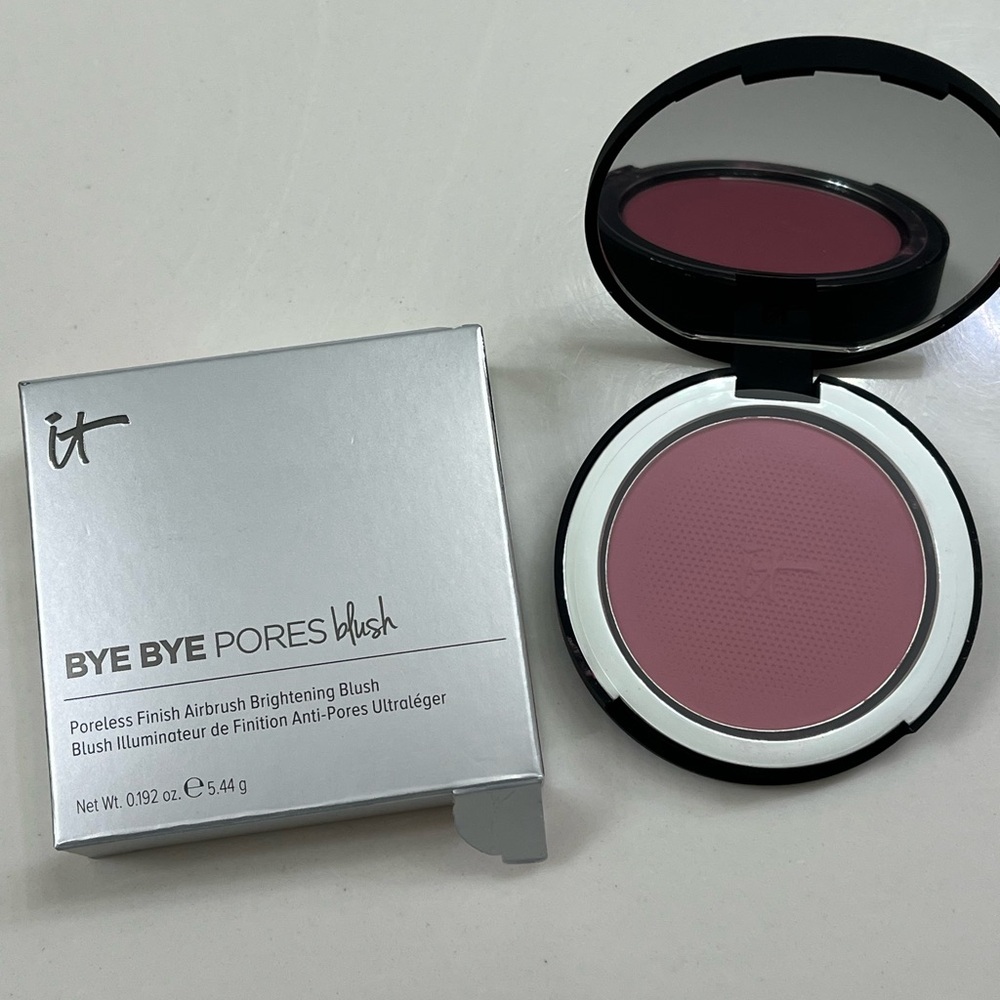 IT Cosmetics Bye Bye Pores Blush Love